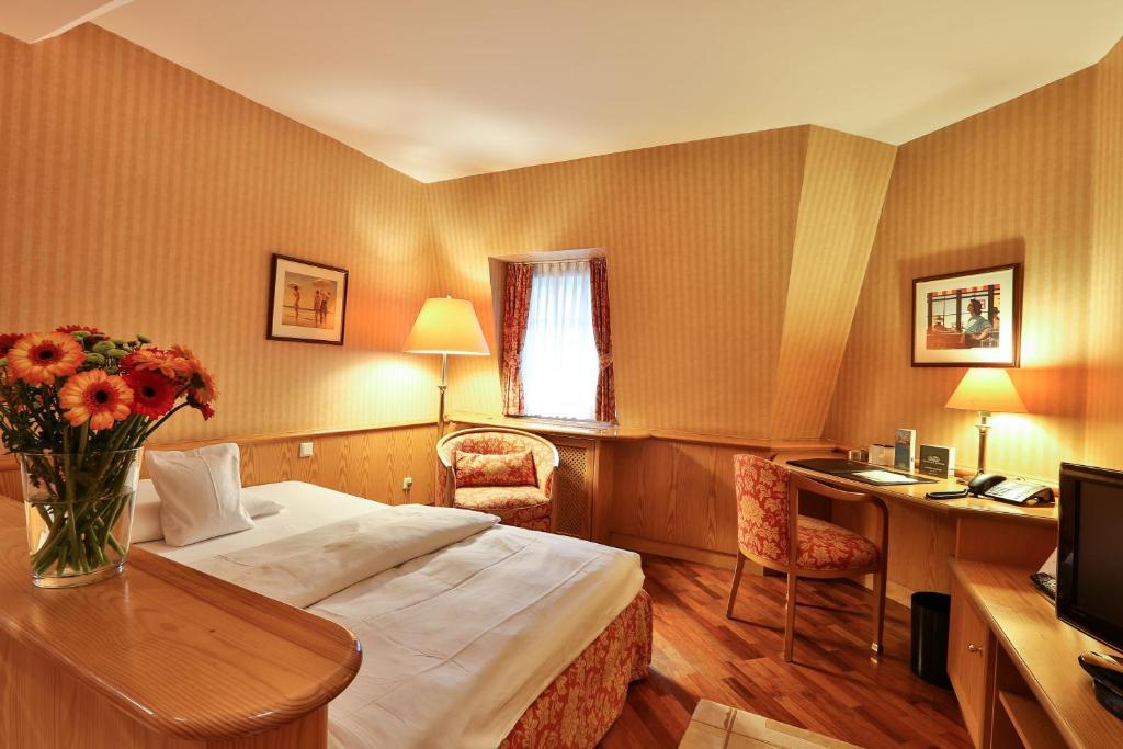 Waldhaus Reinbek Hotel Room photo